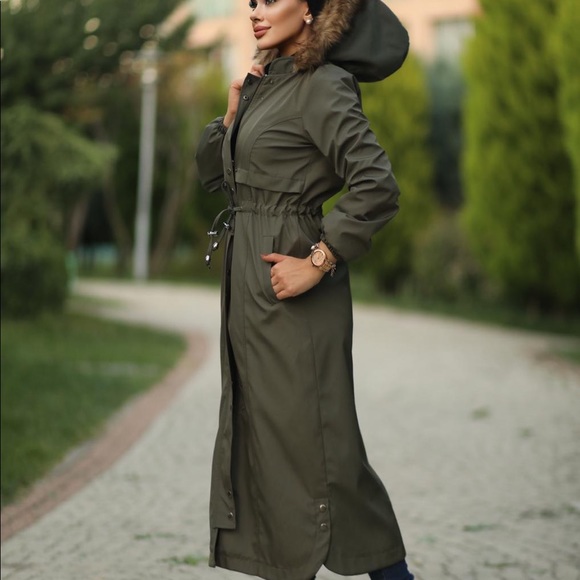 Womens Winter / Fall waterproof jacket - Picture 3 of 5